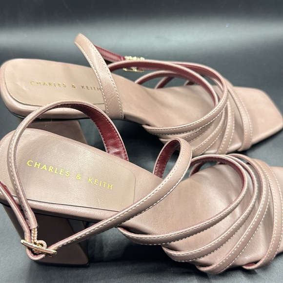 Charles & Keith Wedges - Picture 3 of 8